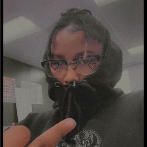 Meet your Posher, Makayla